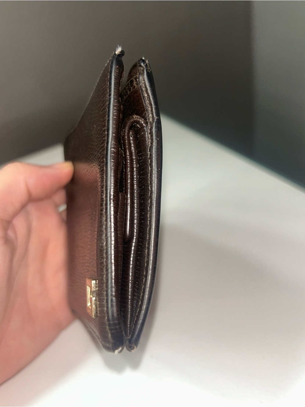 Vintage Gucci Dark Brown Leather G logo Bifold - Picture 13 of 15